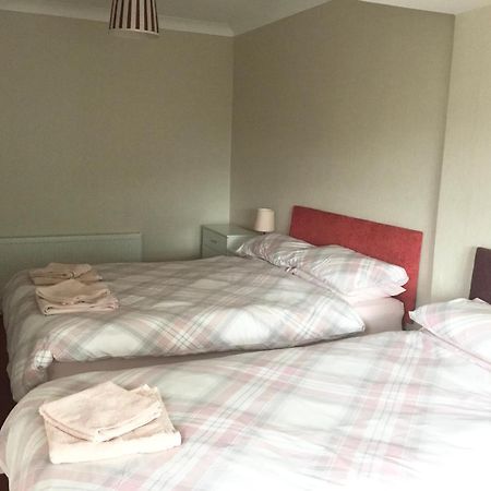 Large 4 Bedroom Home In Boston Spa Village In-Between York, Harrogate And Leeds, Sleeps 9 外观 照片