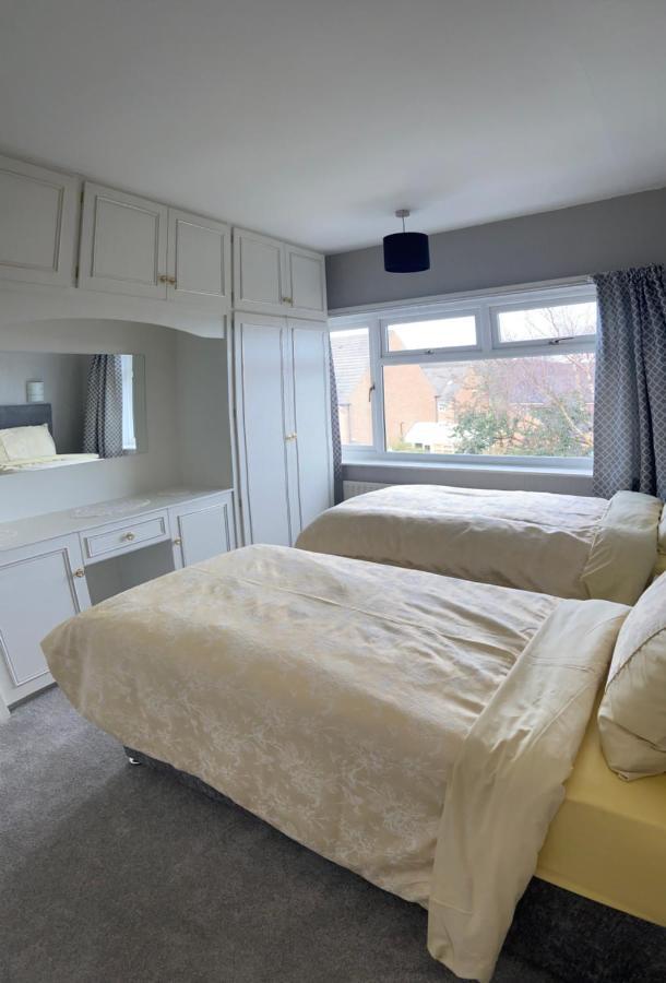Large 4 Bedroom Home In Boston Spa Village In-Between York, Harrogate And Leeds, Sleeps 9 外观 照片