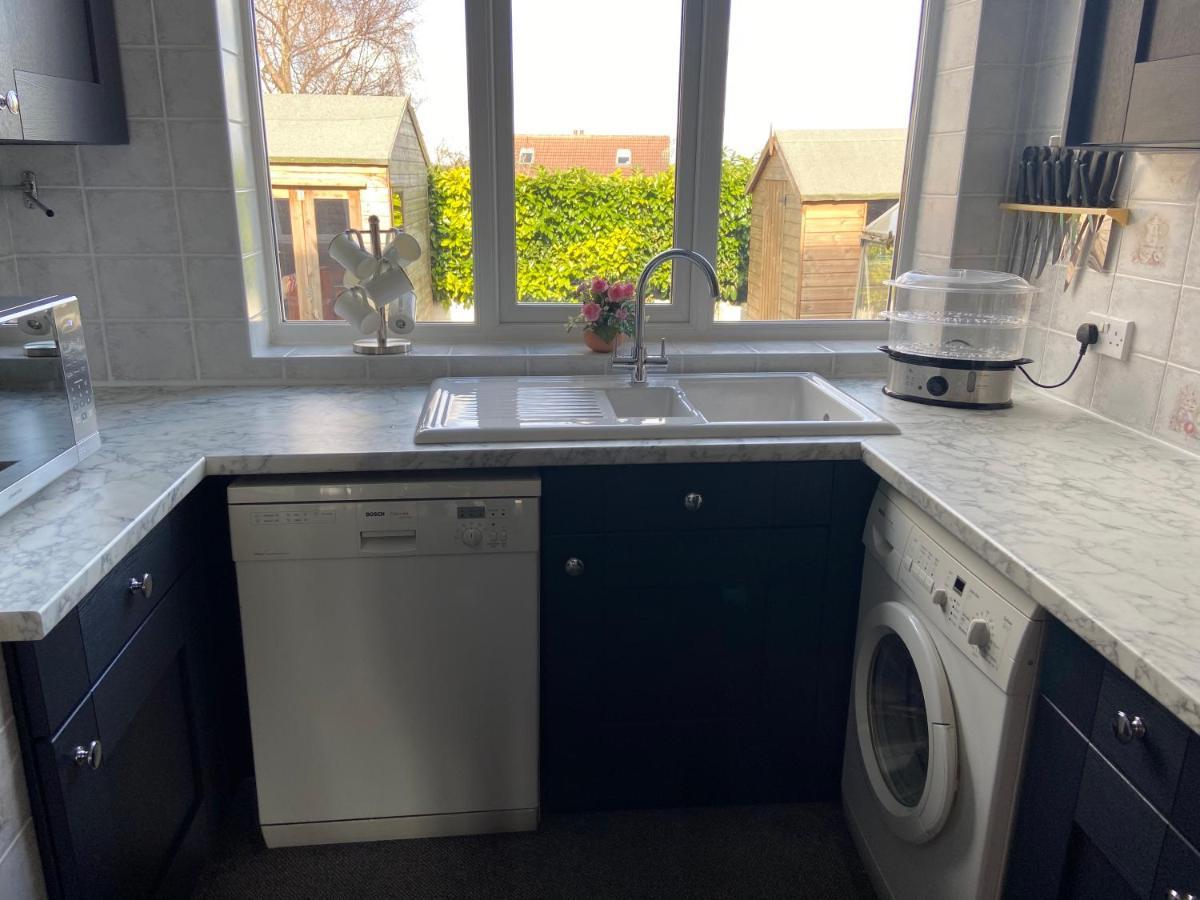 Large 4 Bedroom Home In Boston Spa Village In-Between York, Harrogate And Leeds, Sleeps 9 外观 照片