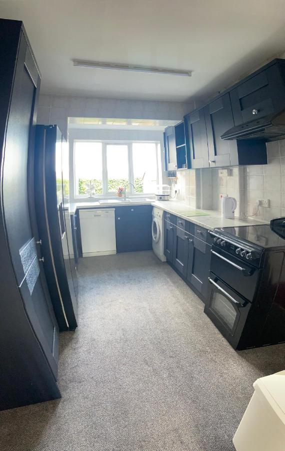 Large 4 Bedroom Home In Boston Spa Village In-Between York, Harrogate And Leeds, Sleeps 9 外观 照片