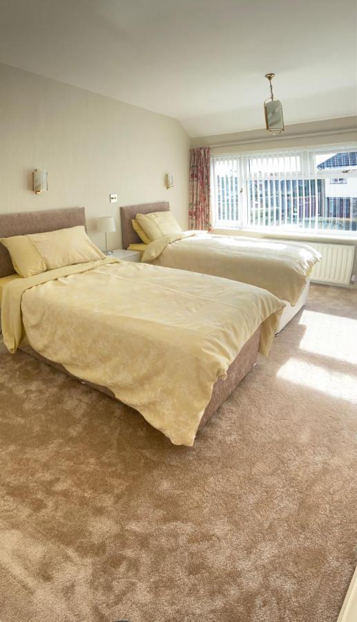 Large 4 Bedroom Home In Boston Spa Village In-Between York, Harrogate And Leeds, Sleeps 9 外观 照片
