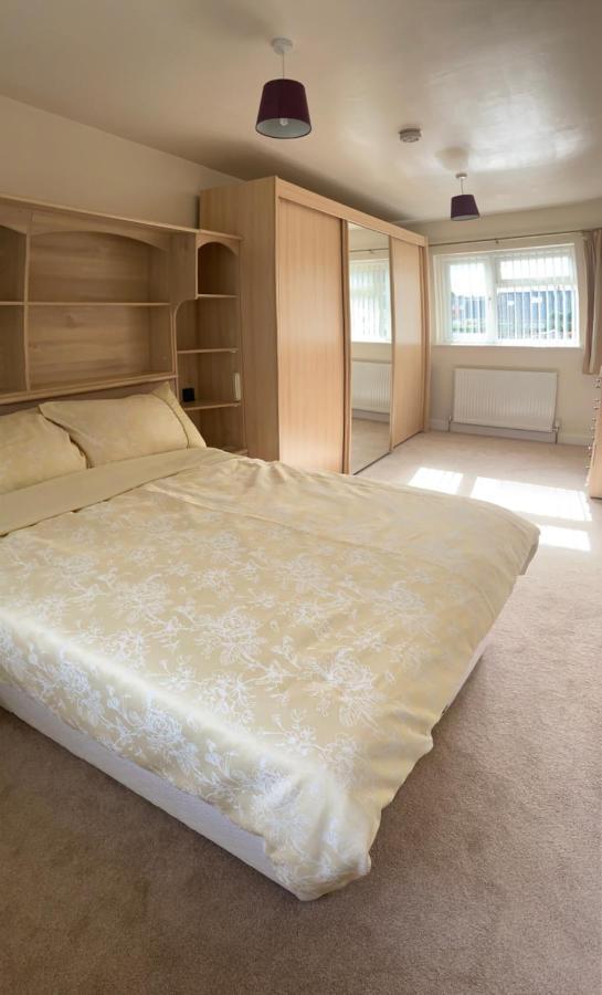 Large 4 Bedroom Home In Boston Spa Village In-Between York, Harrogate And Leeds, Sleeps 9 外观 照片