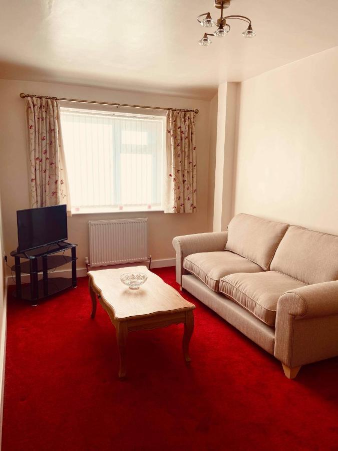 Large 4 Bedroom Home In Boston Spa Village In-Between York, Harrogate And Leeds, Sleeps 9 外观 照片