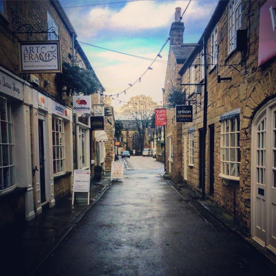 Large 4 Bedroom Home In Boston Spa Village In-Between York, Harrogate And Leeds, Sleeps 9 外观 照片