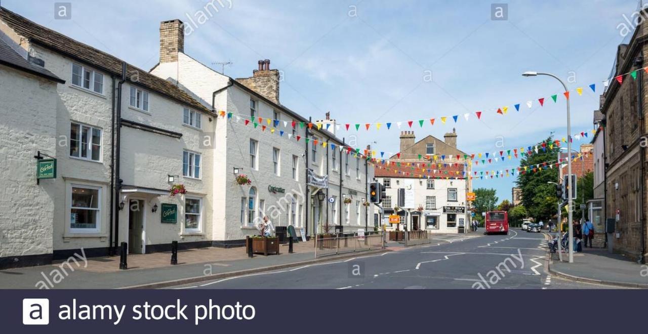 Large 4 Bedroom Home In Boston Spa Village In-Between York, Harrogate And Leeds, Sleeps 9 外观 照片