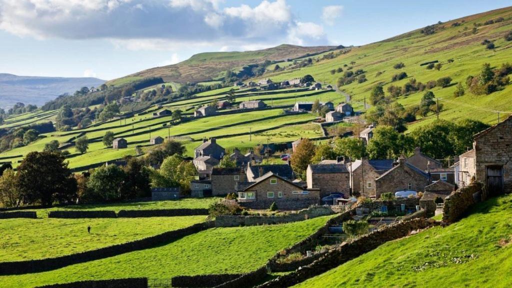 Large 4 Bedroom Home In Boston Spa Village In-Between York, Harrogate And Leeds, Sleeps 9 外观 照片