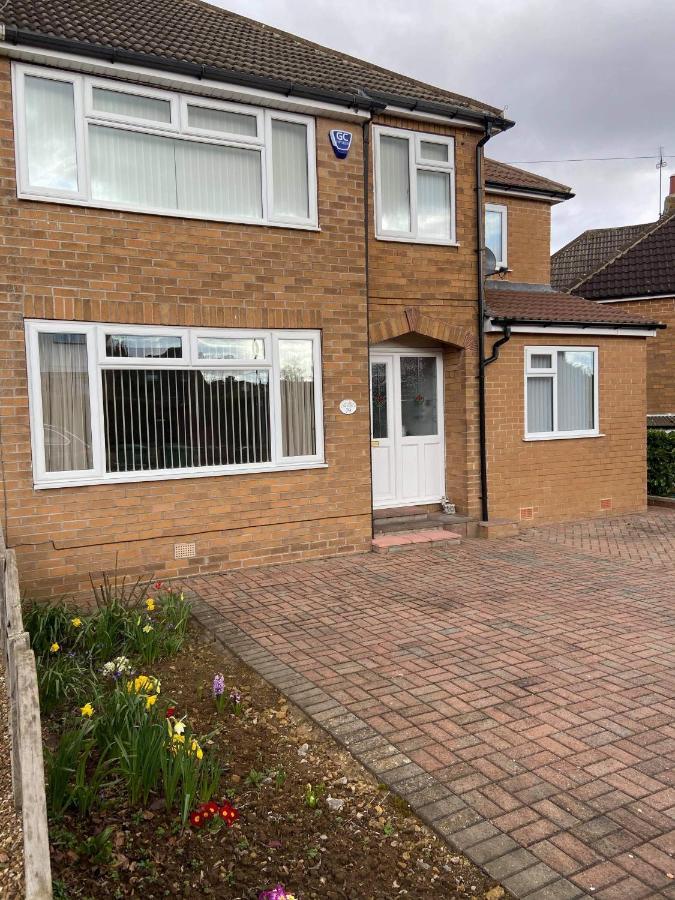Large 4 Bedroom Home In Boston Spa Village In-Between York, Harrogate And Leeds, Sleeps 9 外观 照片