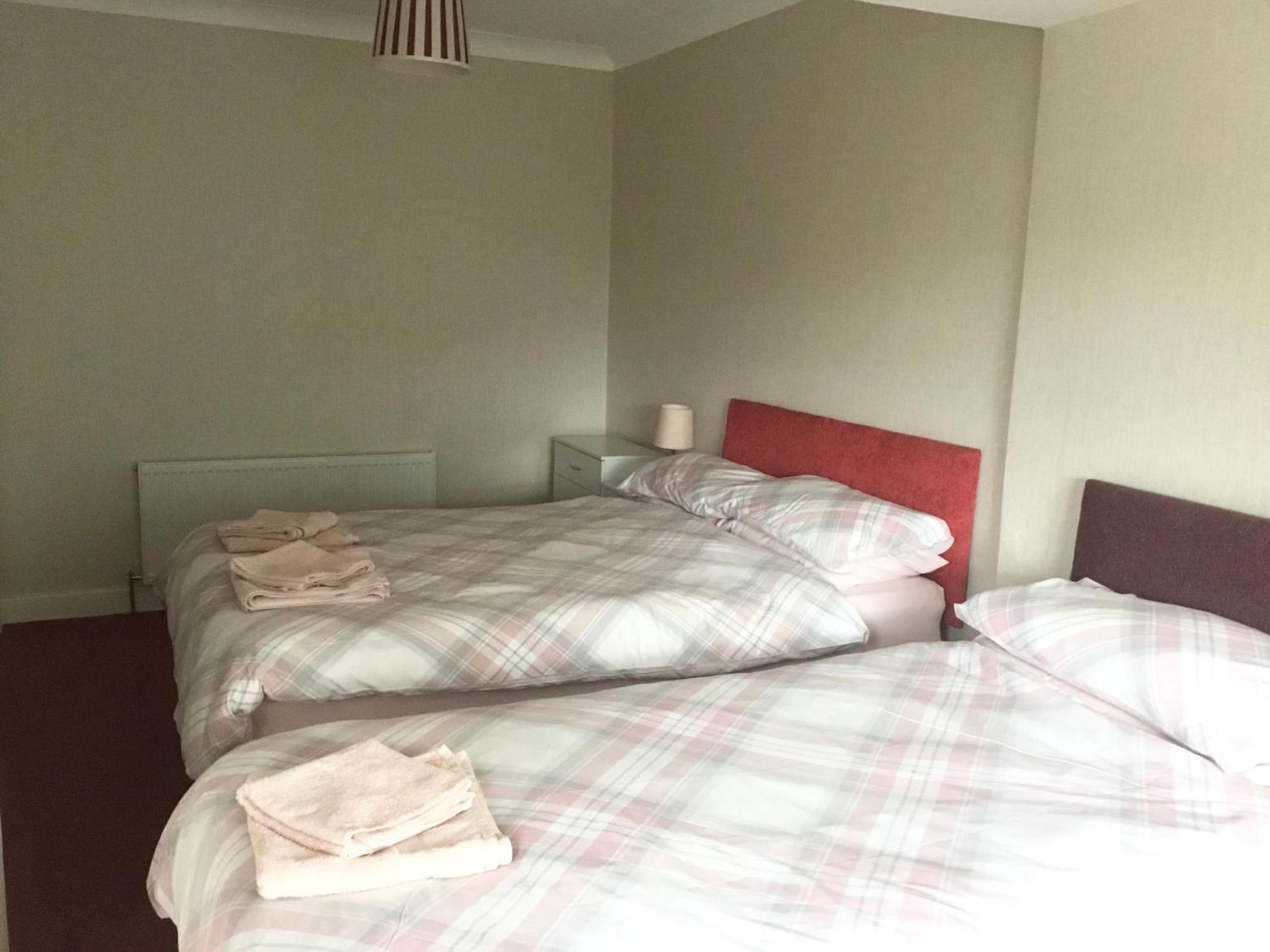 Large 4 Bedroom Home In Boston Spa Village In-Between York, Harrogate And Leeds, Sleeps 9 外观 照片