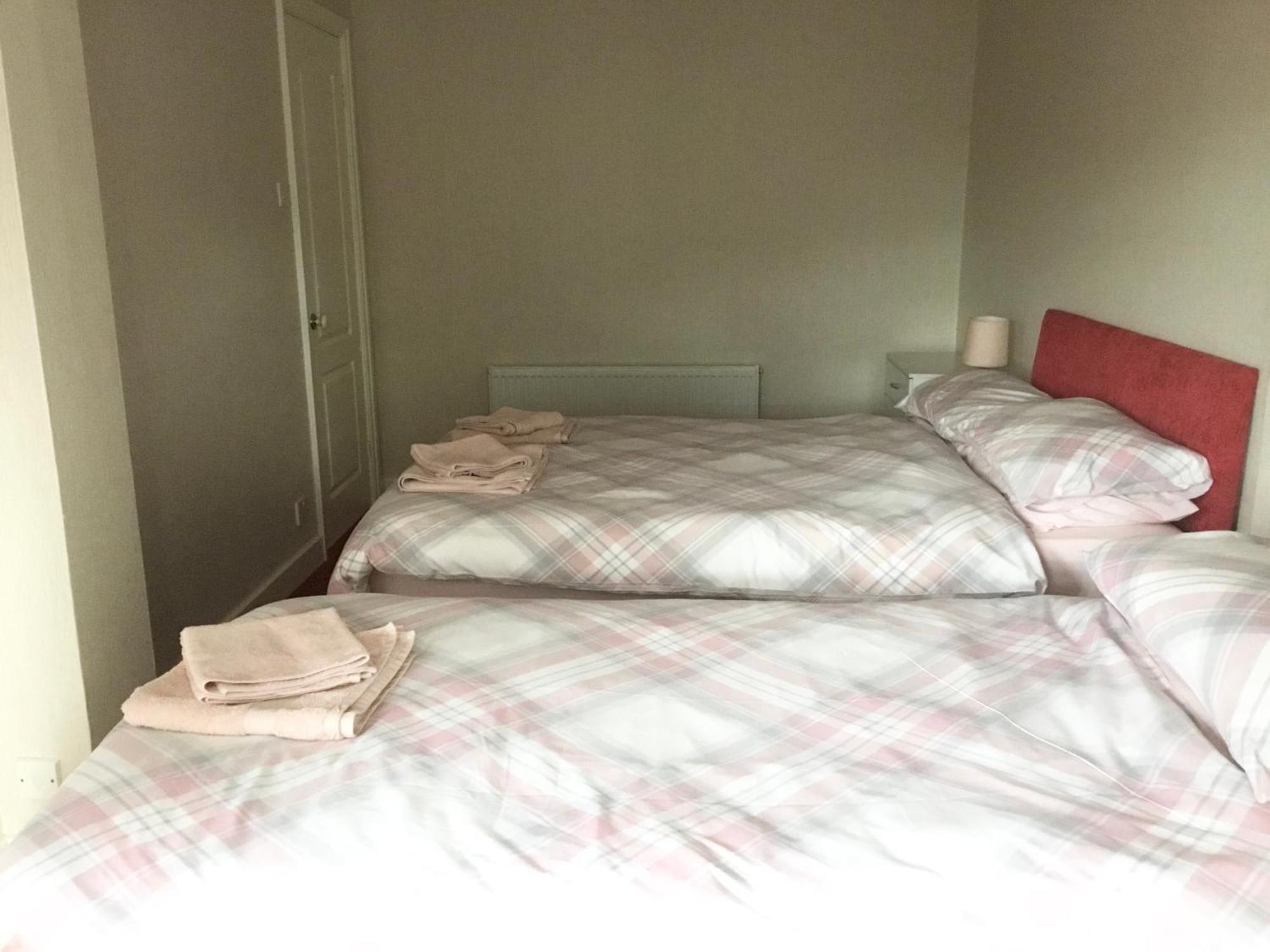 Large 4 Bedroom Home In Boston Spa Village In-Between York, Harrogate And Leeds, Sleeps 9 外观 照片